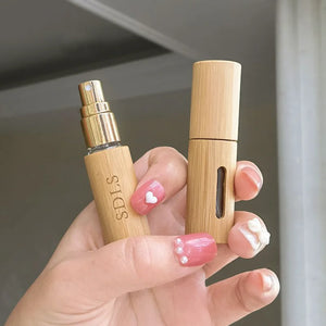 Custom bridesmaid perfume bottle set in bamboo with a mini spray perfume atomizer and elegant design